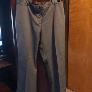 Women’s pants by Worthington